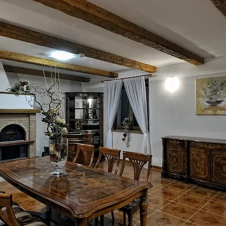 Adelka بيت ضيافة Dubnica nad Váhom